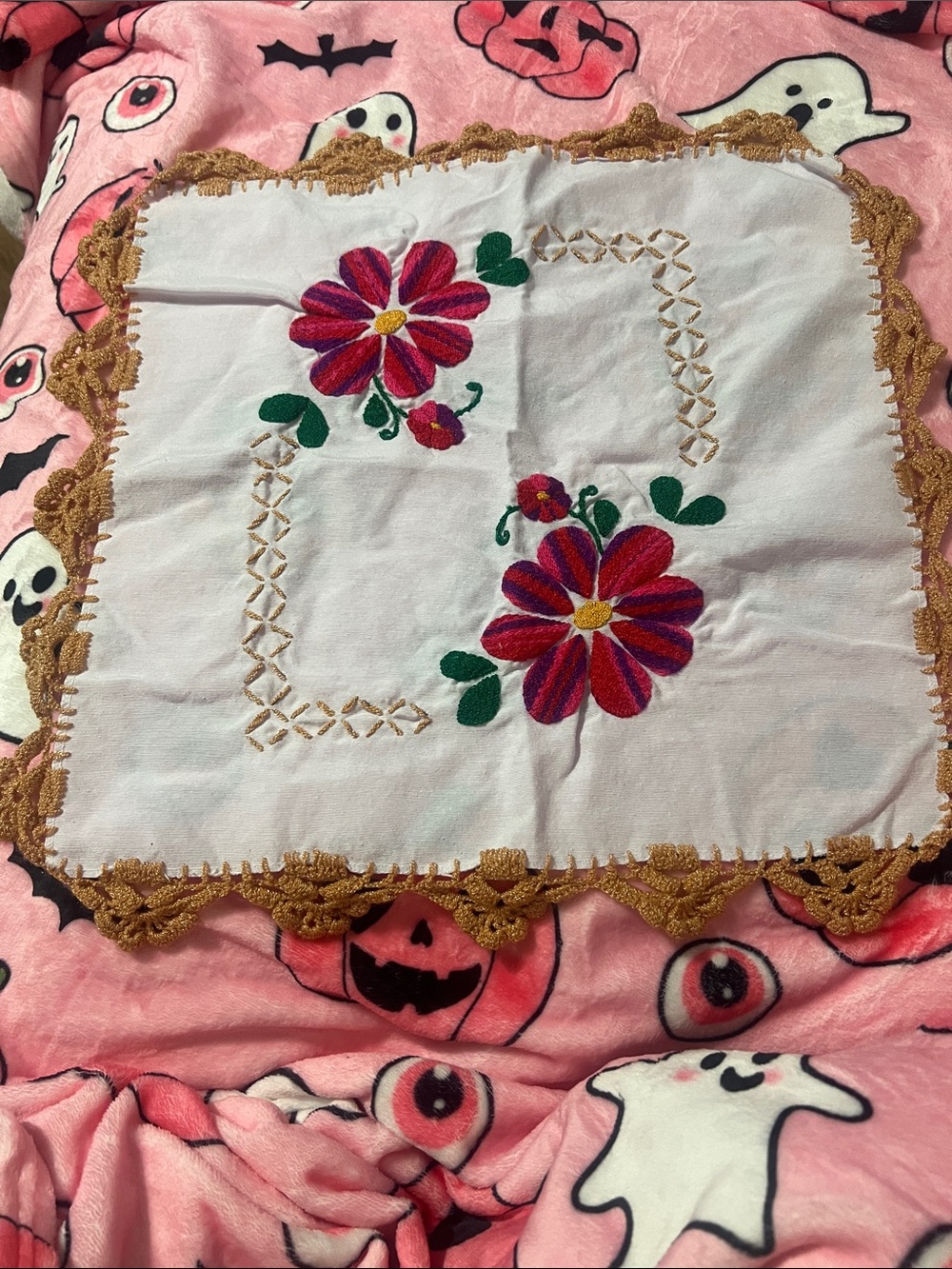 Hand-Embroidered Mexican Tortilla Warm - Gold Edge